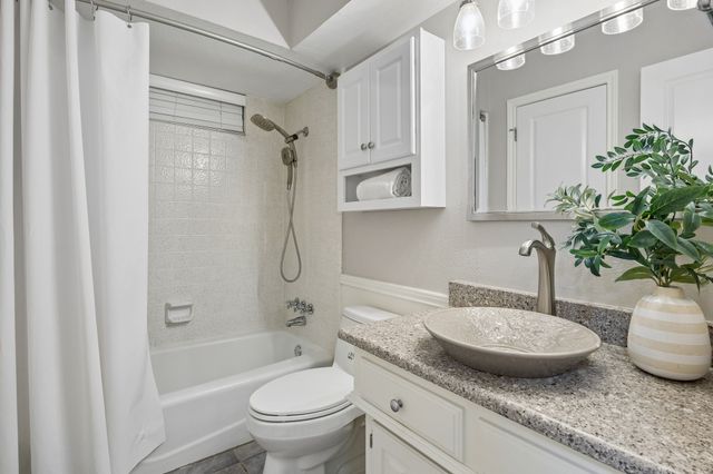 8721 Lacrosse Drive, Dallas, TX 75231