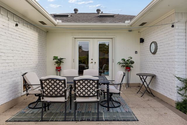 8721 Lacrosse Drive, Dallas, TX 75231