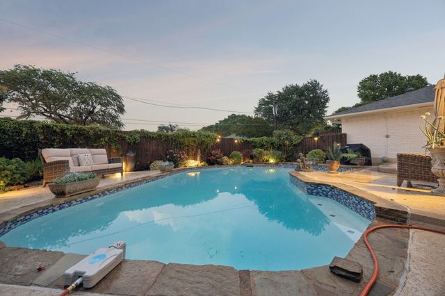 8721 Lacrosse Drive, Dallas, TX 75231