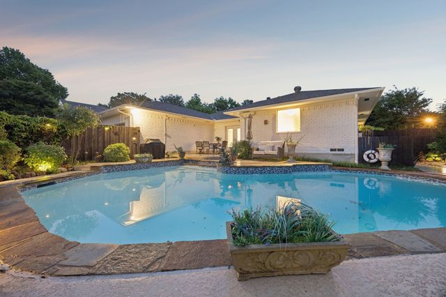 8721 Lacrosse Drive, Dallas, TX 75231