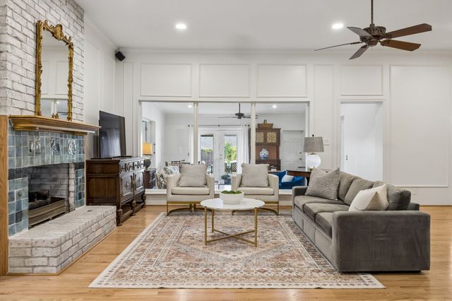 8721 Lacrosse Drive, Dallas, TX 75231