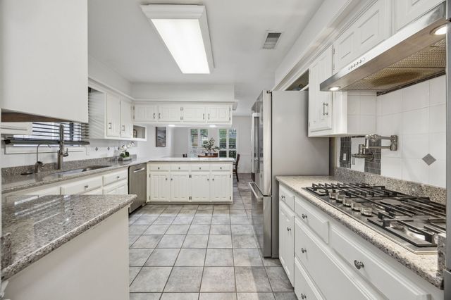 8721 Lacrosse Drive, Dallas, TX 75231