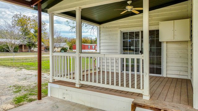 3211 Evergreen Drive, Granbury, TX 76048