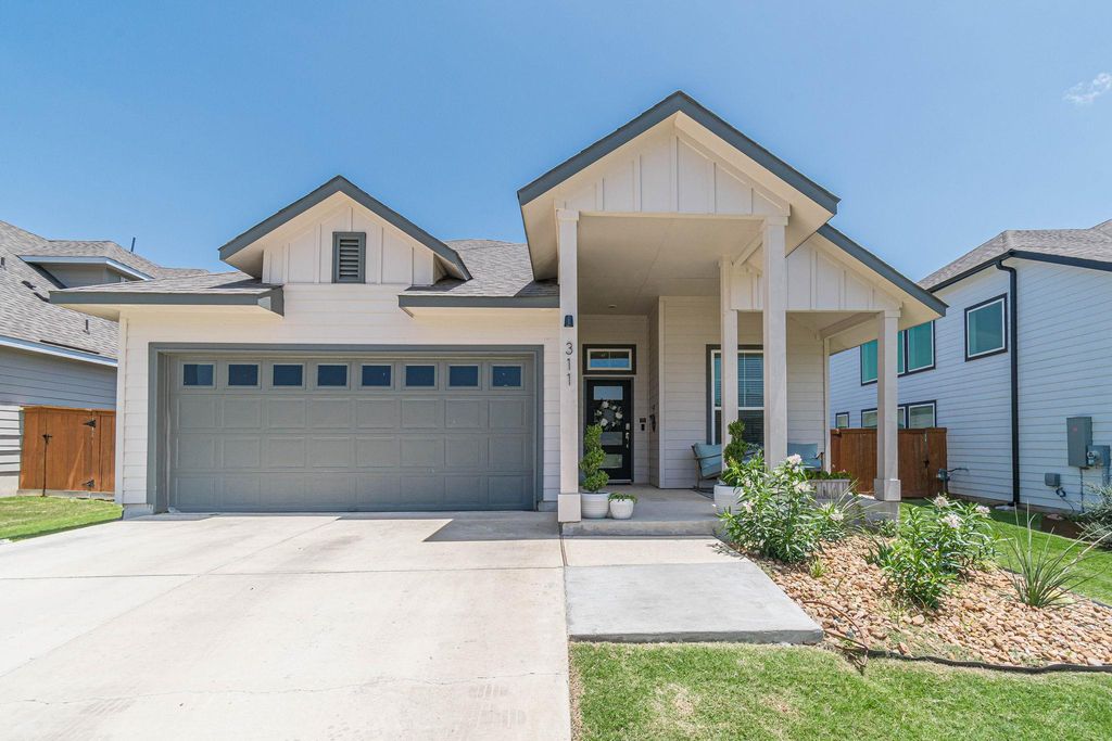 311 William Moon WAY, San Marcos, TX 78666