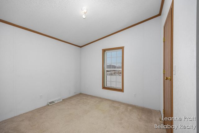 9820 W 5 Point Highway, Bellevue, MI 49021