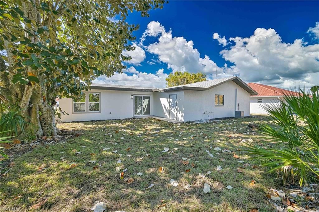 Image 22 of property listing at 115 SE 24th AVE A+B, Cape Coral, FL 33990