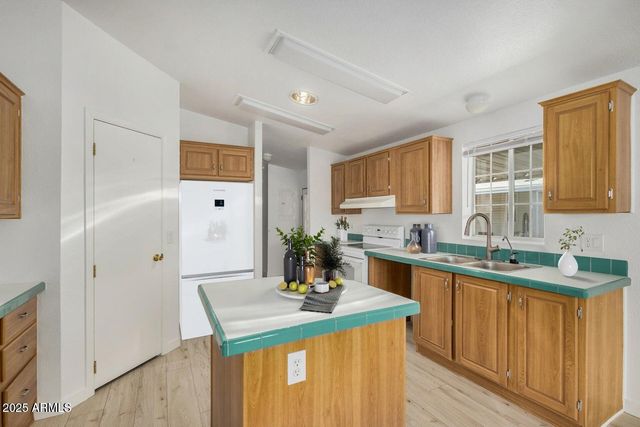 1634 E Michelle Drive, Phoenix, AZ 85022