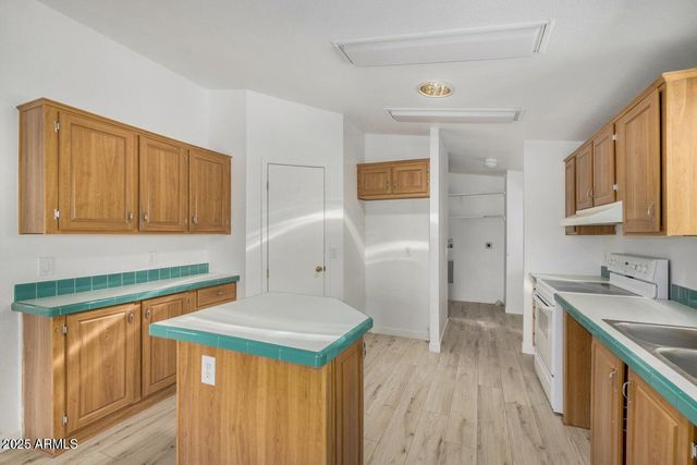 1634 E Michelle Drive, Phoenix, AZ 85022