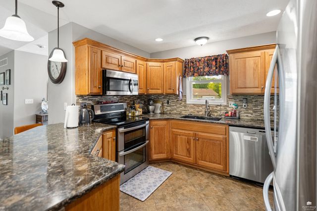 9074 Tonya Terr., Manhattan, KS 66502