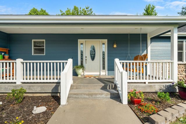 9074 Tonya Terr., Manhattan, KS 66502