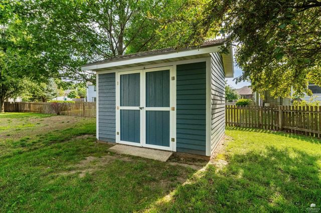 9074 Tonya Terr., Manhattan, KS 66502