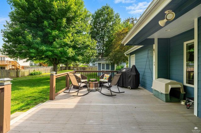 9074 Tonya Terr., Manhattan, KS 66502