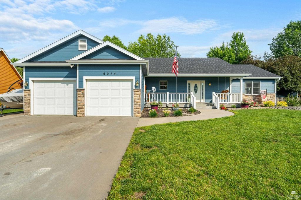 9074 Tonya Terr., Manhattan, KS 66502
