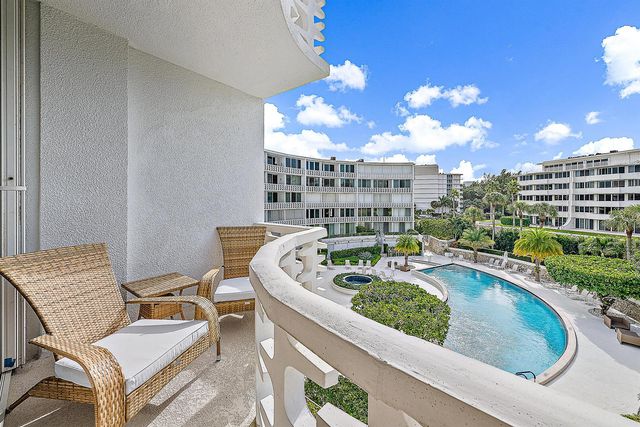 2760 S Ocean Boulevard 310, Palm Beach, FL 33480