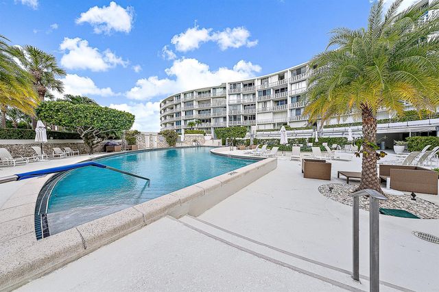 2760 S Ocean Boulevard 310, Palm Beach, FL 33480