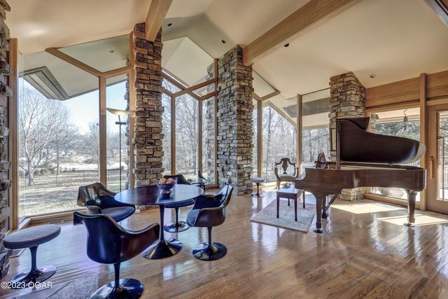 5594 Rivercrest Valley Drive, Joplin, MO 64804