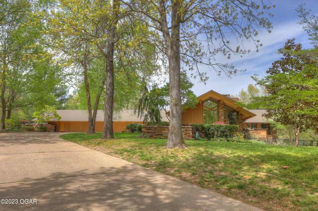 5594 Rivercrest Valley Drive, Joplin, MO 64804