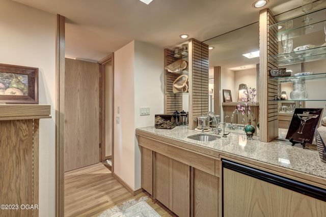 5594 Rivercrest Valley Drive, Joplin, MO 64804