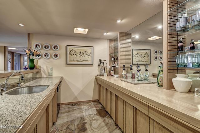 5594 Rivercrest Valley Drive, Joplin, MO 64804