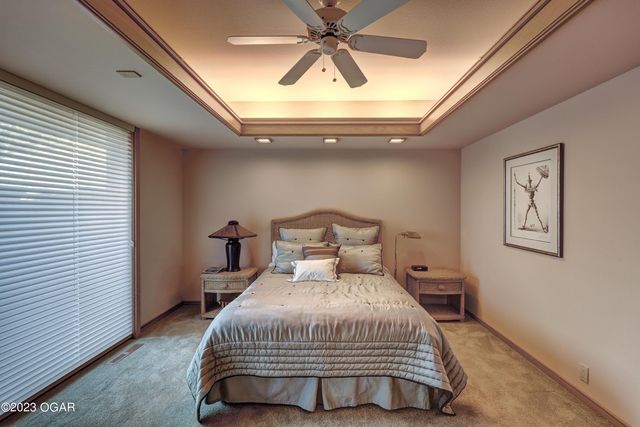 5594 Rivercrest Valley Drive, Joplin, MO 64804