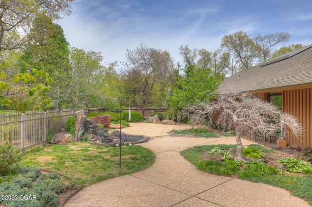 5594 Rivercrest Valley Drive, Joplin, MO 64804