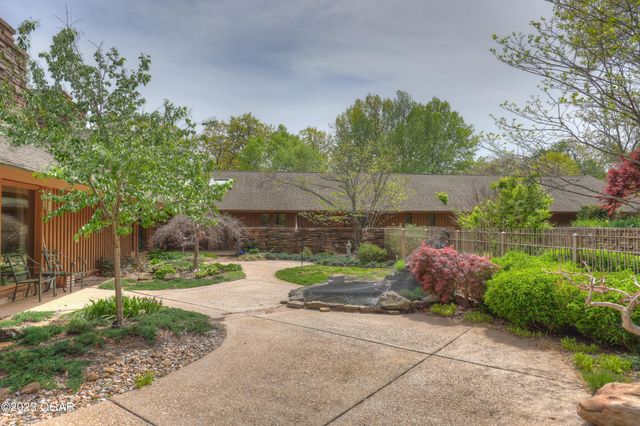 5594 Rivercrest Valley Drive, Joplin, MO 64804