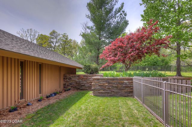 5594 Rivercrest Valley Drive, Joplin, MO 64804