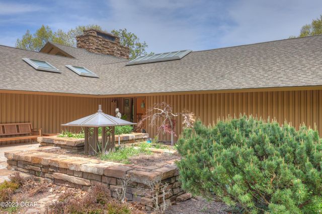 5594 Rivercrest Valley Drive, Joplin, MO 64804