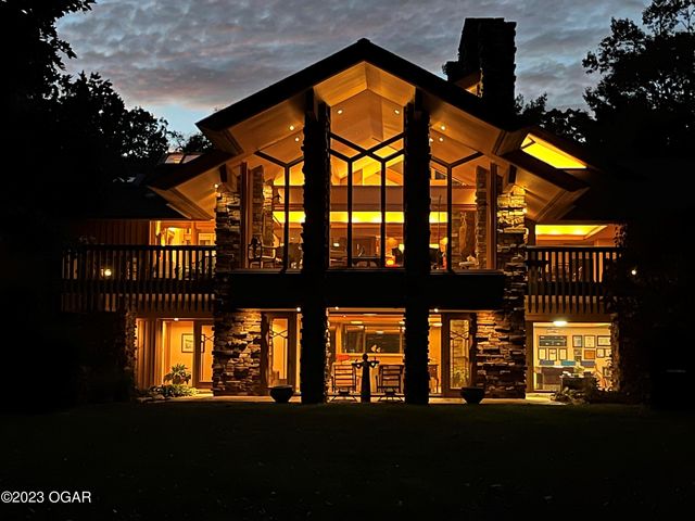 5594 Rivercrest Valley Drive, Joplin, MO 64804