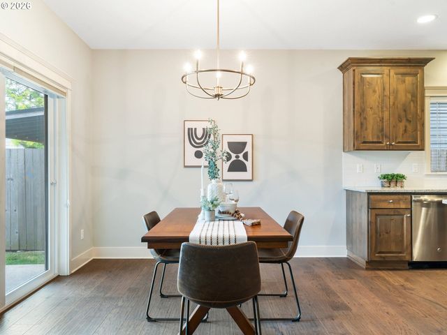 415 E RENTFRO Way, Newberg, OR 97132