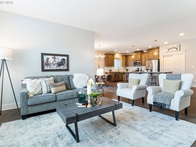 415 E RENTFRO Way, Newberg, OR 97132