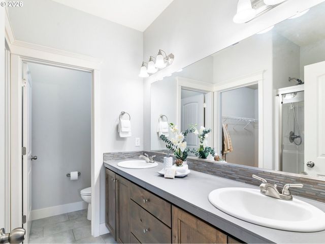 415 E RENTFRO Way, Newberg, OR 97132
