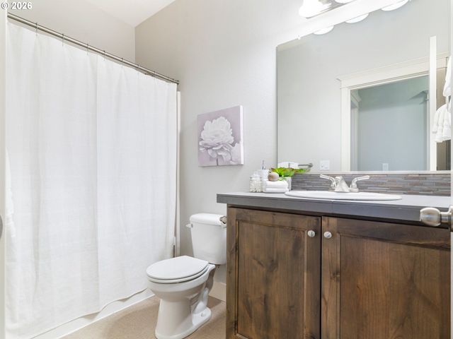 415 E RENTFRO Way, Newberg, OR 97132