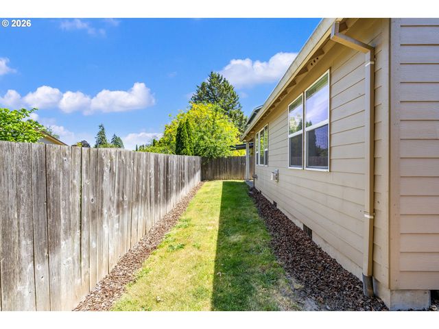 415 E RENTFRO Way, Newberg, OR 97132
