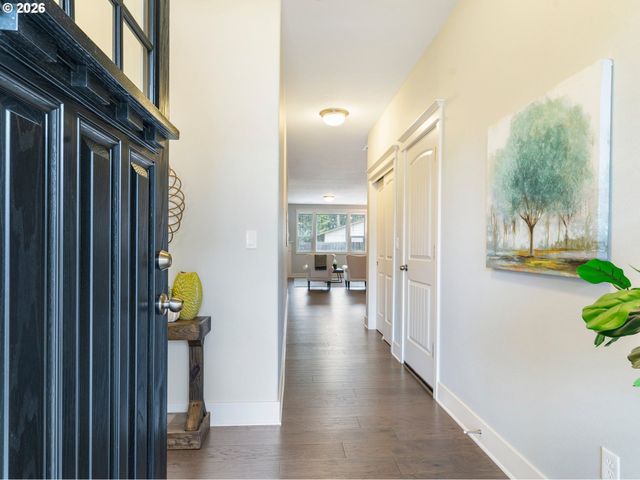 415 E RENTFRO Way, Newberg, OR 97132