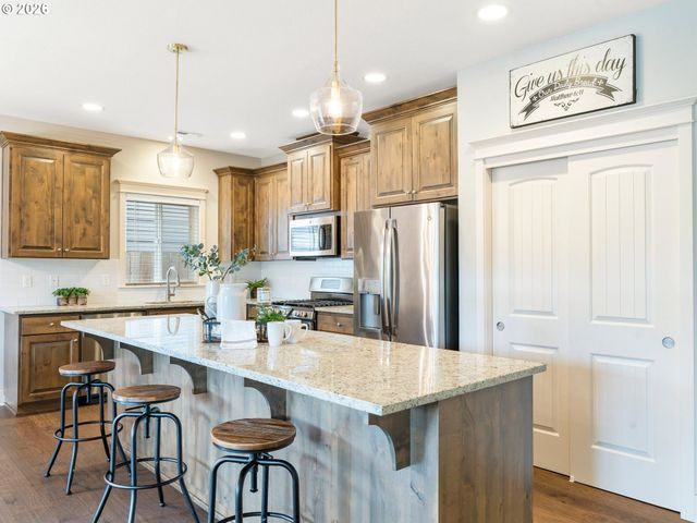 415 E RENTFRO Way, Newberg, OR 97132