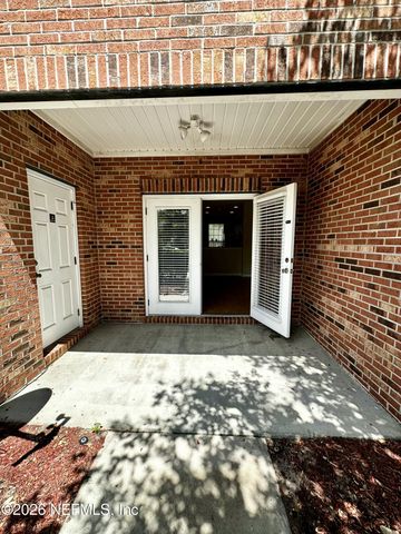 1520 FIELDVIEW Drive, Jacksonville, FL 32225