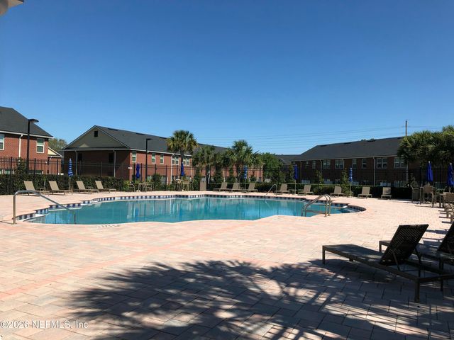 1520 FIELDVIEW Drive, Jacksonville, FL 32225