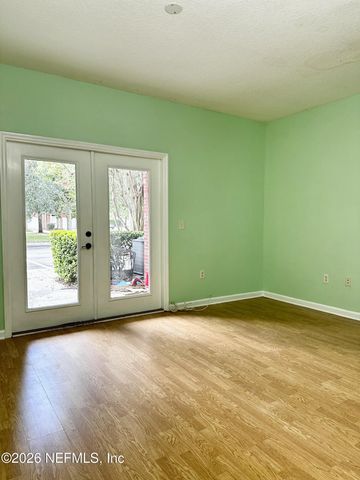 1520 FIELDVIEW Drive, Jacksonville, FL 32225