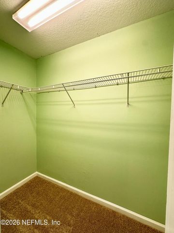 1520 FIELDVIEW Drive, Jacksonville, FL 32225