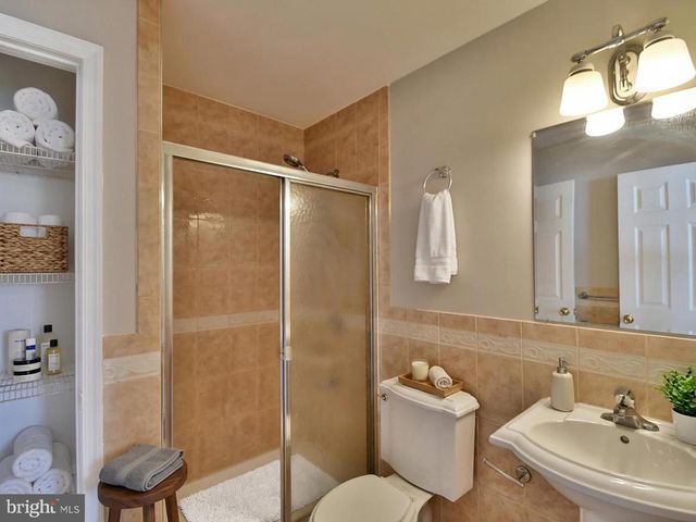 211 GREEN FERN WAY, Halethorpe, MD 21227