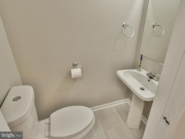 211 GREEN FERN WAY, Halethorpe, MD 21227