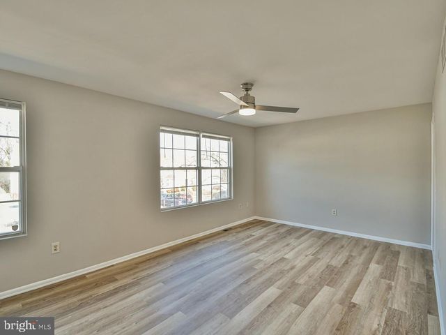 211 GREEN FERN WAY, Halethorpe, MD 21227