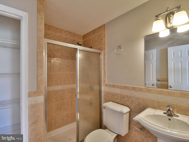 211 GREEN FERN WAY, Halethorpe, MD 21227