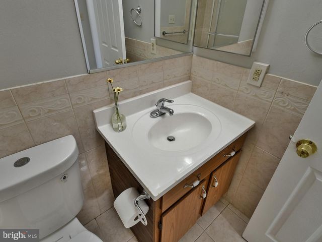 211 GREEN FERN WAY, Halethorpe, MD 21227