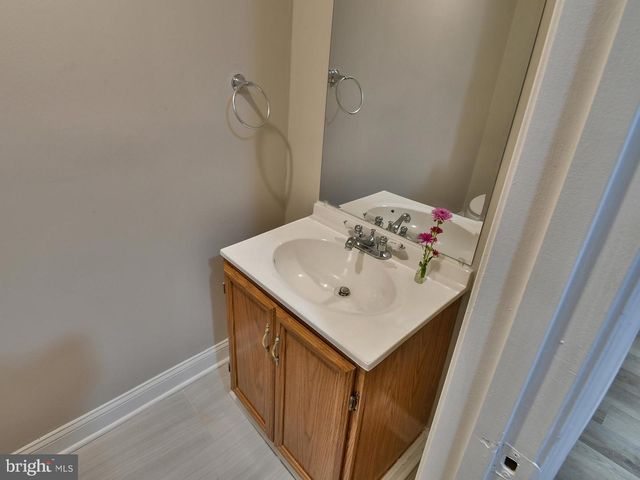 211 GREEN FERN WAY, Halethorpe, MD 21227