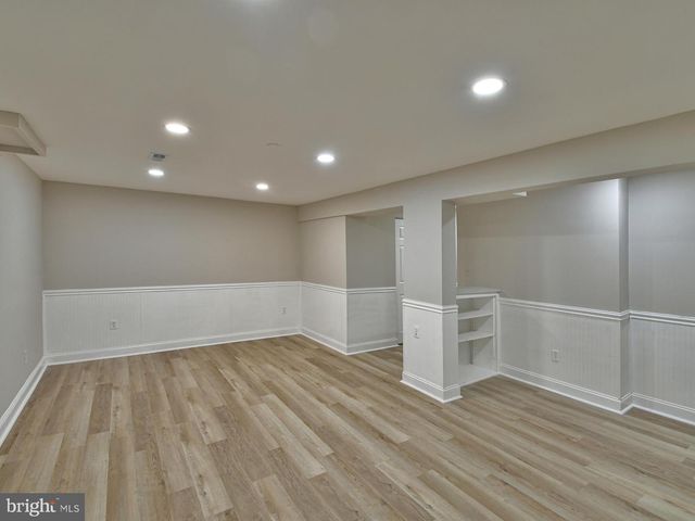 211 GREEN FERN WAY, Halethorpe, MD 21227