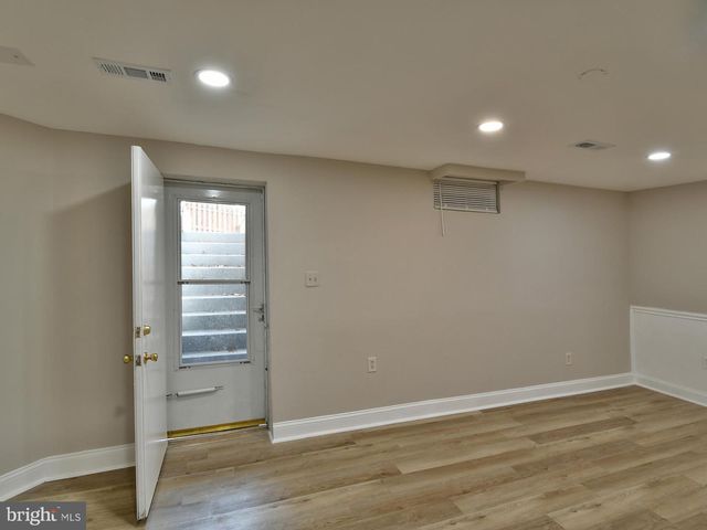 211 GREEN FERN WAY, Halethorpe, MD 21227