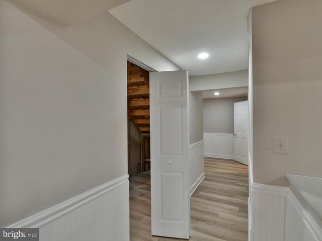 211 GREEN FERN WAY, Halethorpe, MD 21227