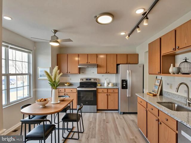 211 GREEN FERN WAY, Halethorpe, MD 21227